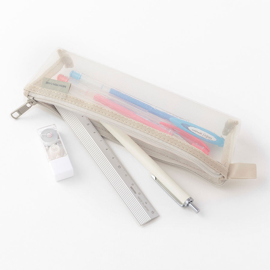 Midori-rangement-trousse-mesh-pen-pouch-gris-clair-Atelier-Kumo