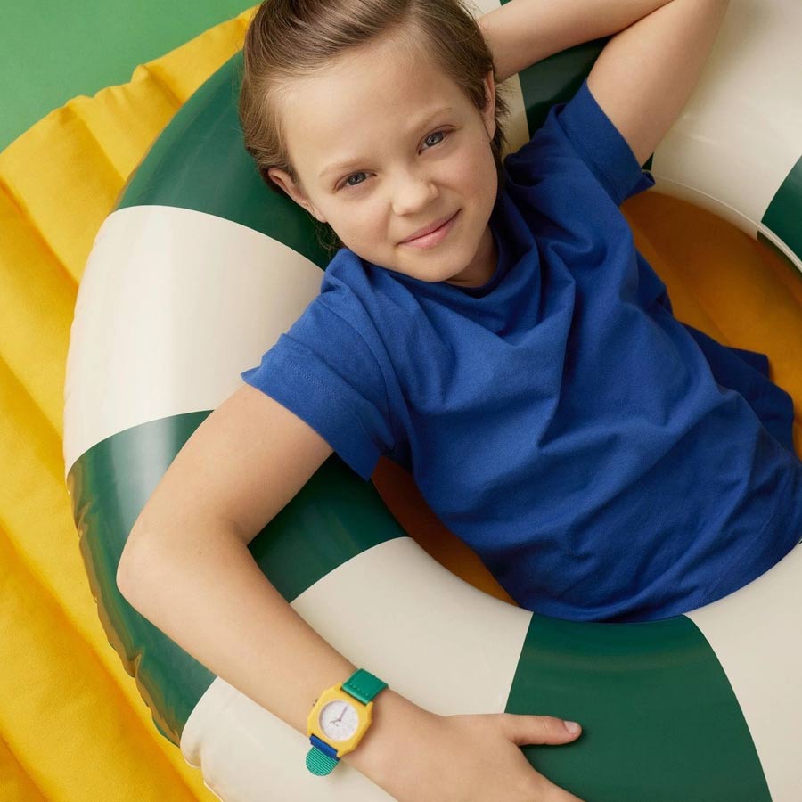 Mini-kyomo-montre-enfant-banana-heaven-portee-Atelier-Kumo