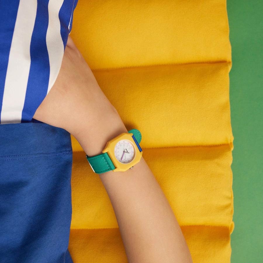 Mini-kyomo-montre-enfant-banana-heaven-portee-ambianceAtelier-Kumo