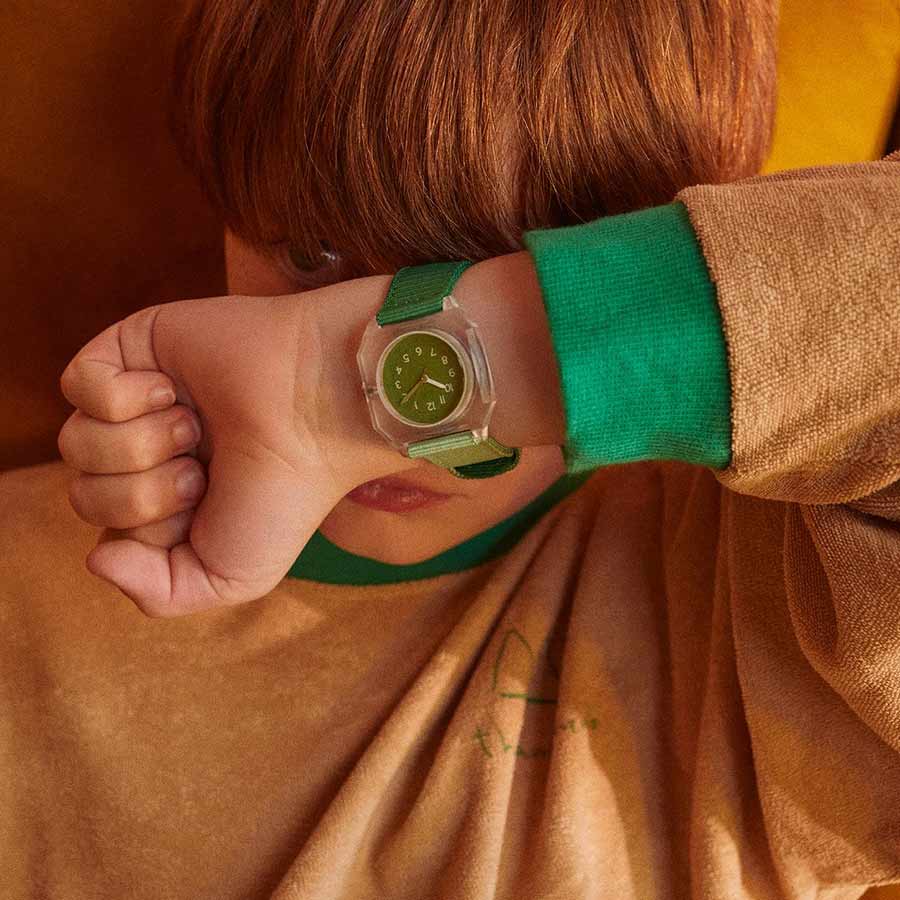 Mini-kyomo-montre-enfant-smoothie-vert-portee-Atelier-Kumo