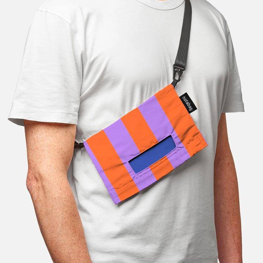 Notabag-accessoires-pochette-bandouliere-royal-blue-raye-Atelier-Kumo