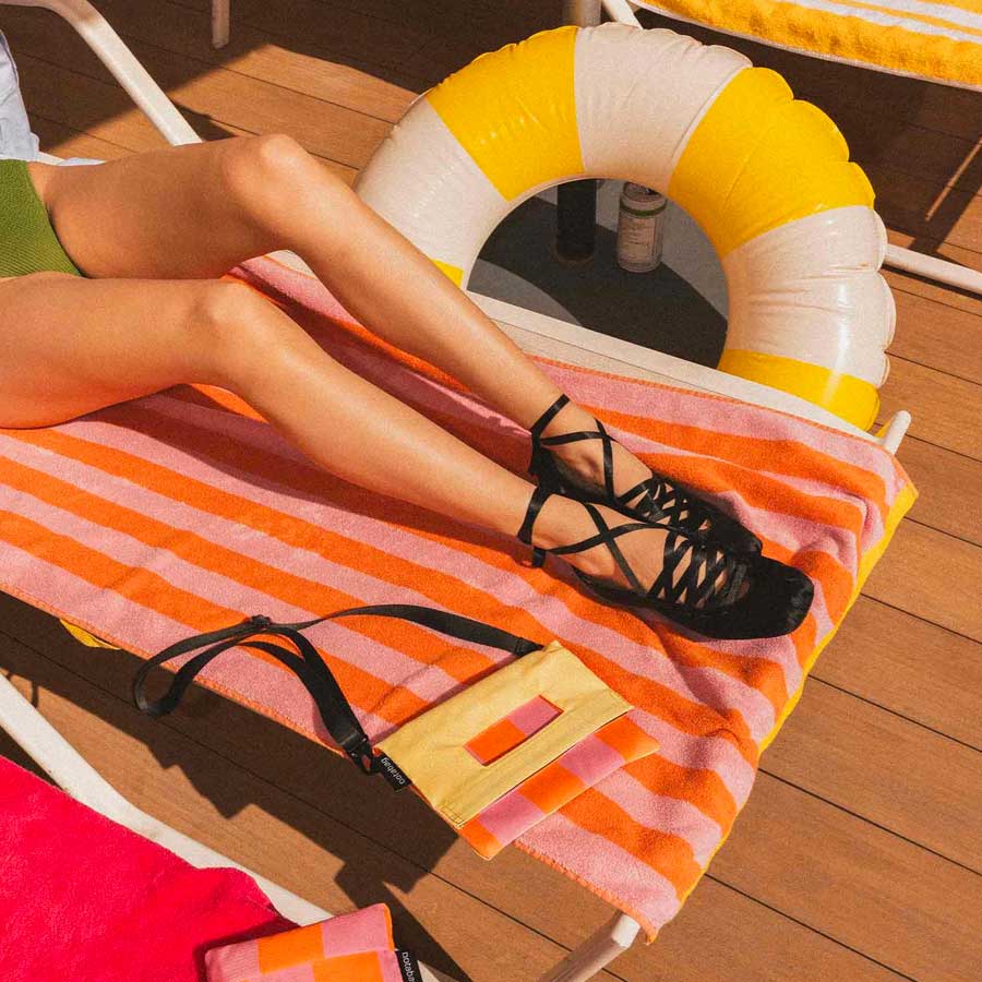 Notabag-accessoires-pochette-bandouliere-vanilla-raye-ambiance-Atelier-Kumo