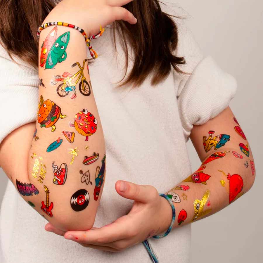 Omy-tatouage-ephemere-dinos-ambiance-Atelier-Kumo