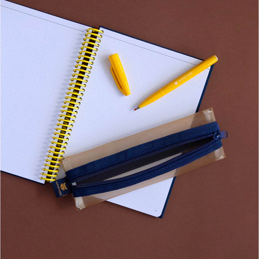 Papier-Tigre-trousse-kito-avec-elastique-bleu-camel-ambiance-carnet-Atelier-Kumo