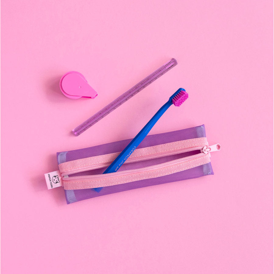 Papier-Tigre-trousse-kito-avec-elastique-rose-lila-ambiance-ouvert-Atelier-Kumo