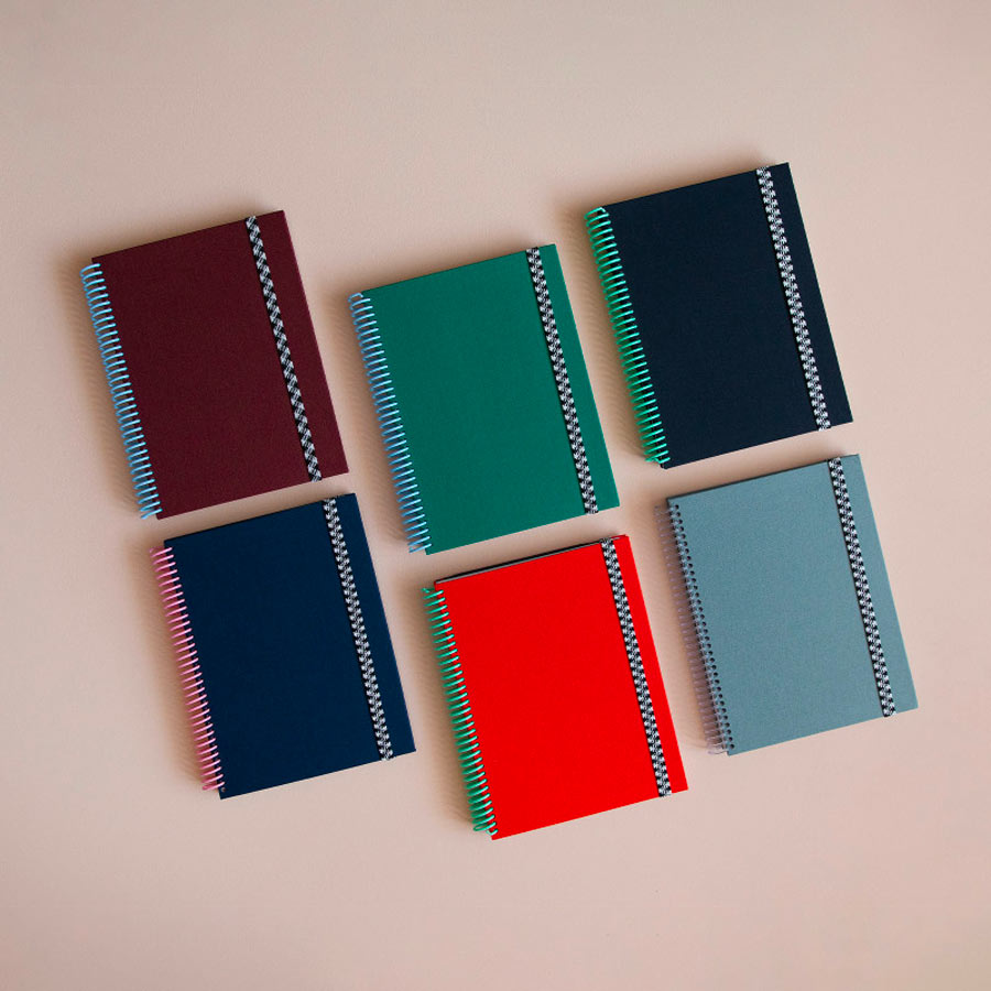 Papier-tigre-carnet-a5-toile-uni-ambiance-collection-Atelier-Kumo