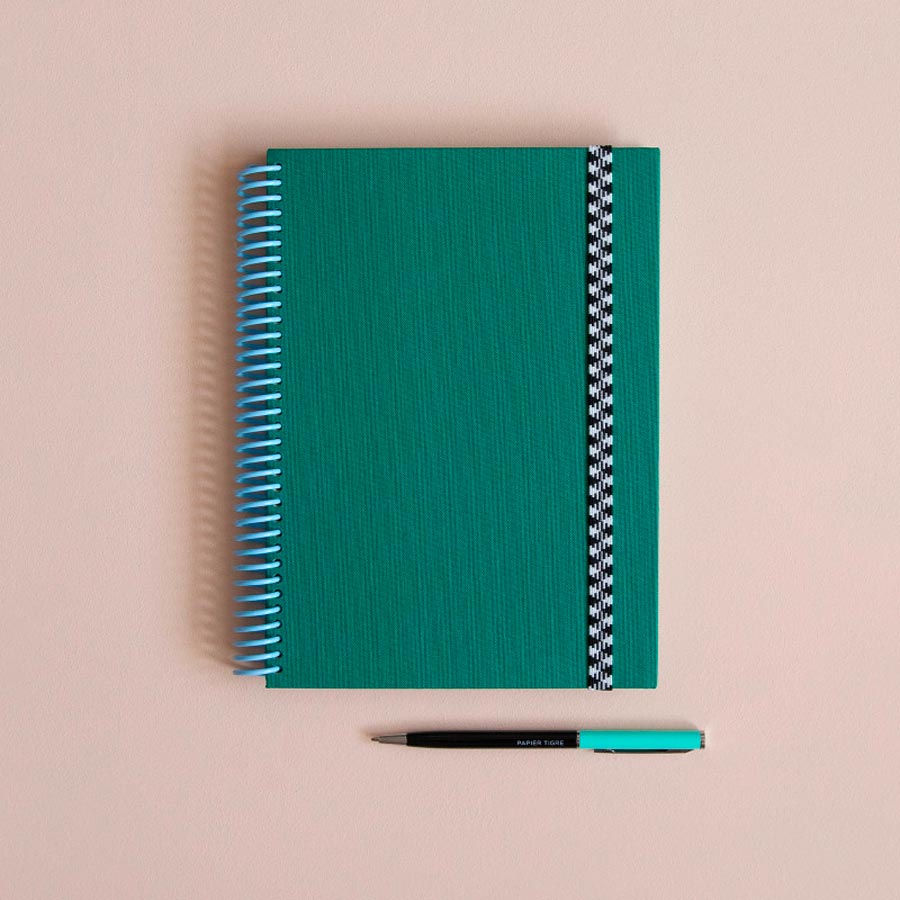 Papier-tigre-carnet-a5-toile-uni-sapin-ambiance-Atelier-Kumo