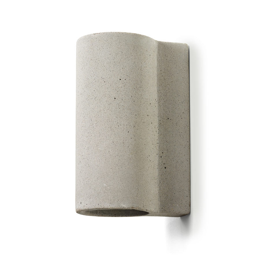 Serax-applique-murale-beton-tube-gris-luminaire-numero-3-Atelier-Kumo