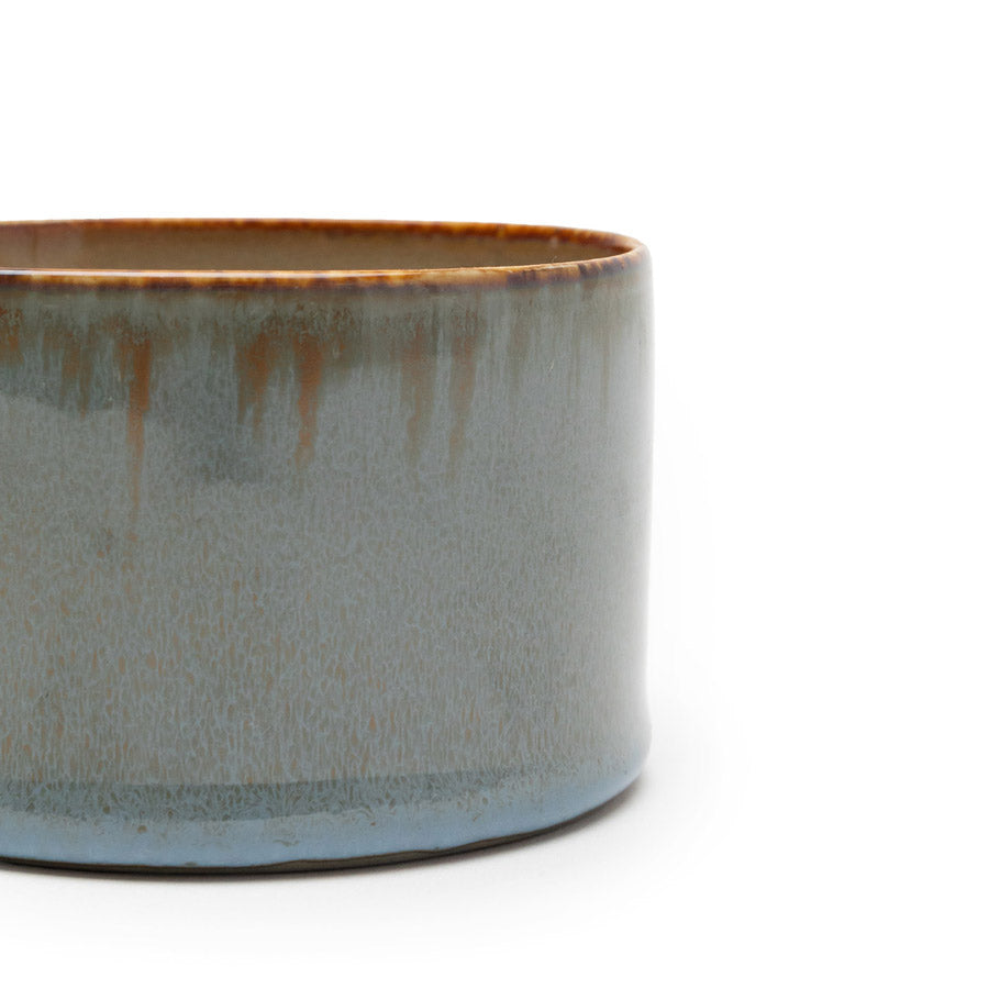 Serax-mug-taille-S-bleu-gris-et-bleu-brumeux-maison-Atelier-Kumo