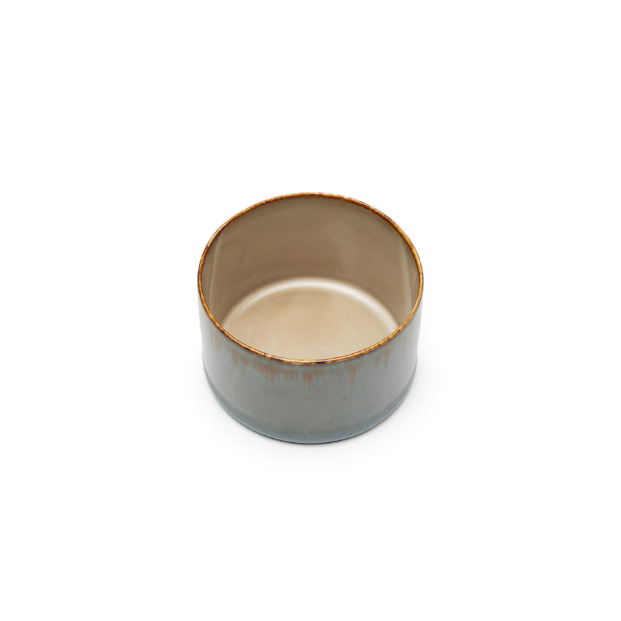 Serax-mug-taille-S-bleu-gris-et-bleu-brumeux-table-a-manger-Atelier-Kumo