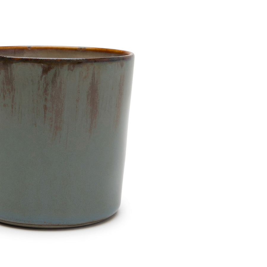 Serax-tasse-taille-M-bleu-beige-detail-Atelier-Kumo