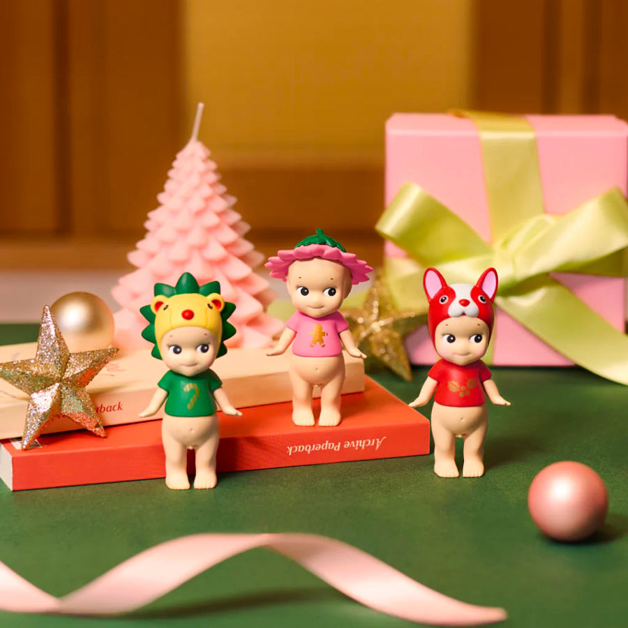 Sonny-Angel-calendrier-de-l-avent-noel-2025-figurine-mystere-ambiance-zoom-Atelier-Kumo