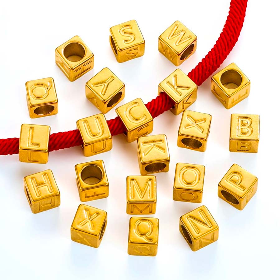 YW-charm-lettre-dore-personnalisable-Atelier-Kumo