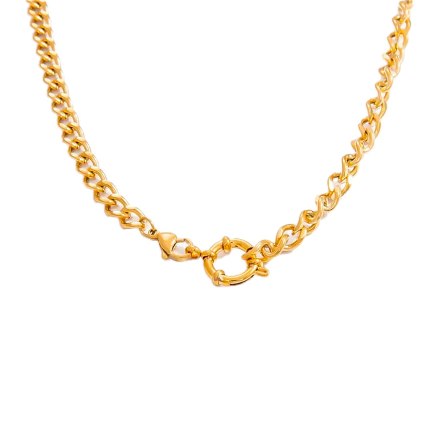 YW-detail-bijoux-acier-inoxydable-ambiance-Collier-maille-doree-avec-fermoir-anneau-Atelier-Kumo