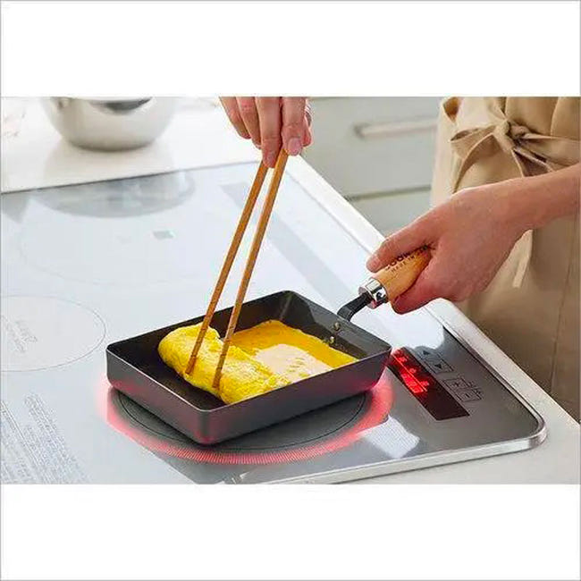 Poêle à Omelette Japonaise En Fonte – Tamagoyaki, Poignée En Bois Anti-brûlure, Compatible Induction, Gaz, Halogène - 1