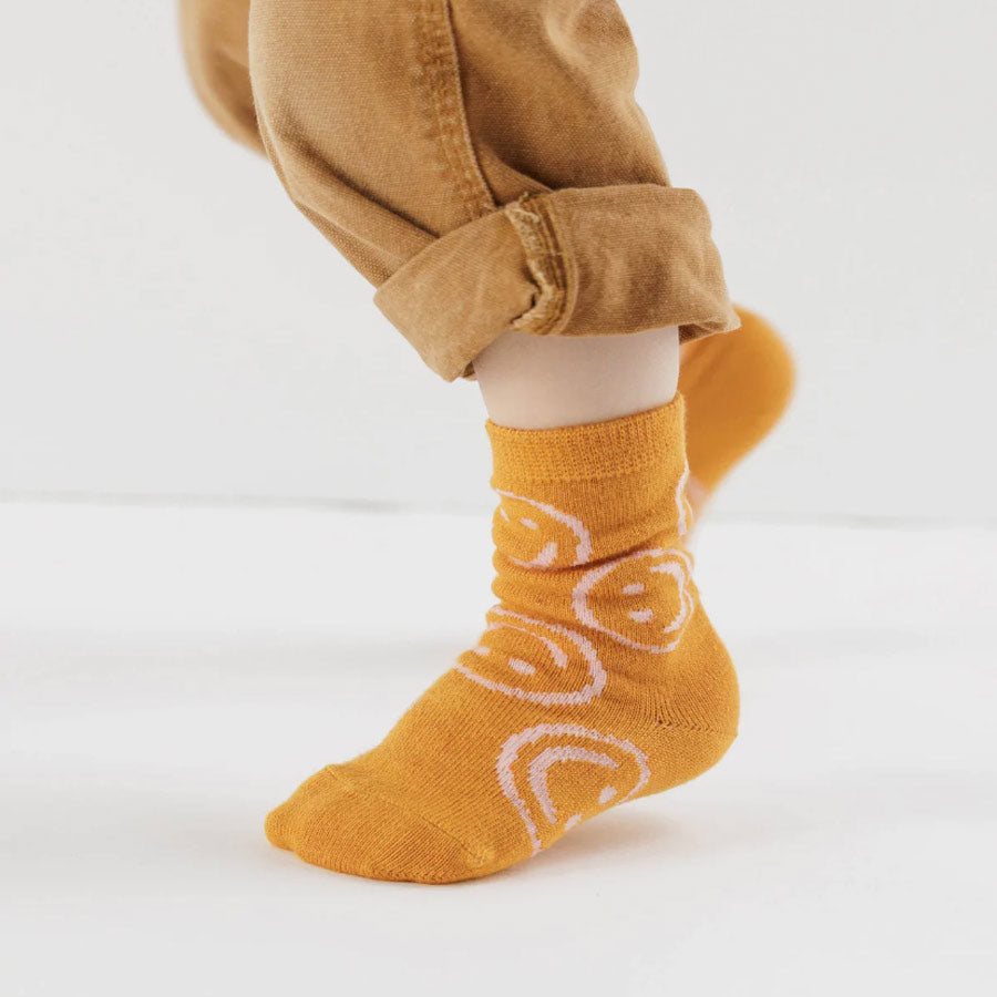 Baggu-chaussettes-enfant-happy-orange-Atelier-Kumo