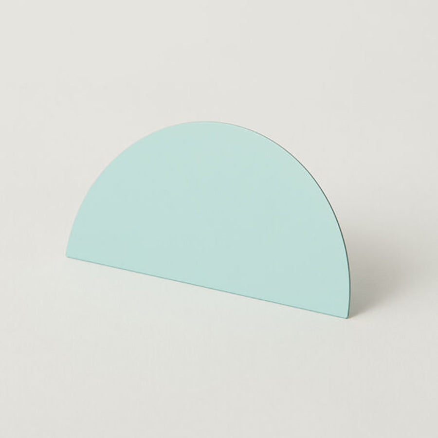 Block-Design-geometrique-clip-demi-cercle-bleu-Atelier-Kumo