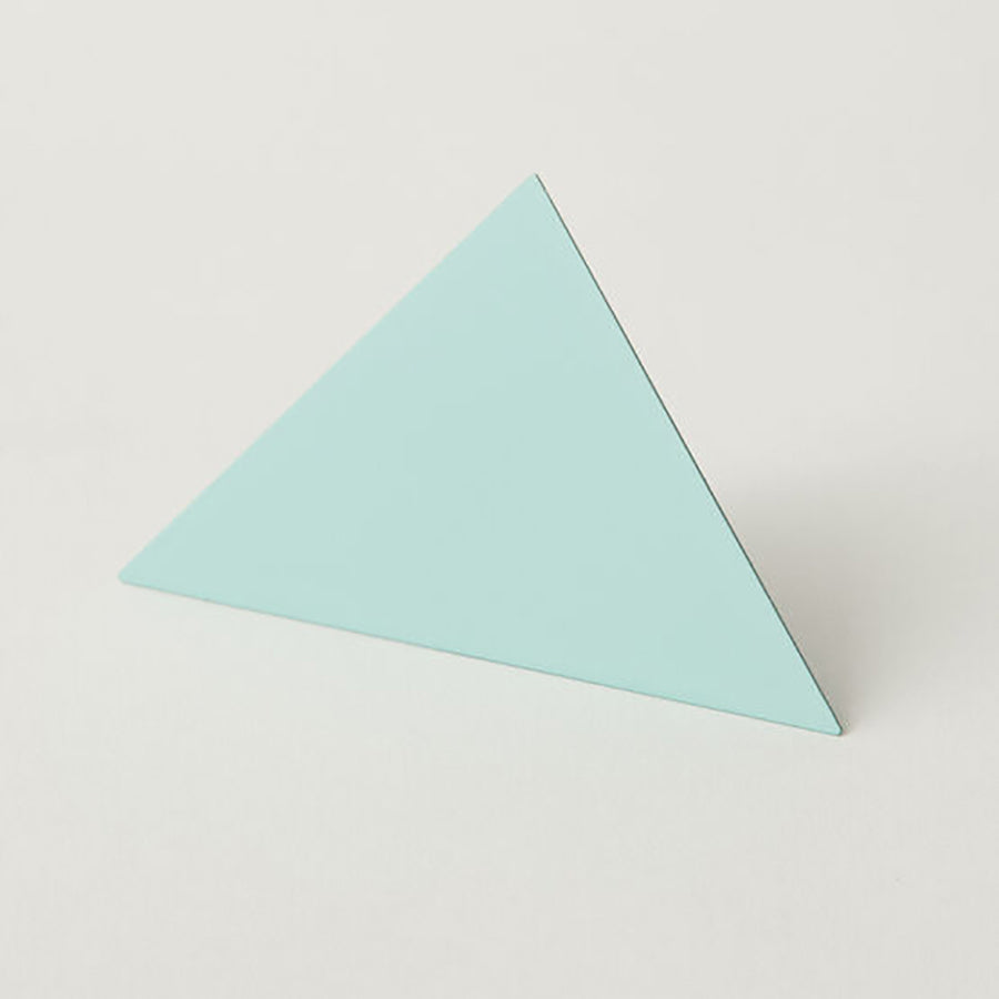 Block-Design-geometrique-clip-triangle-bleu-Atelier-Kumo