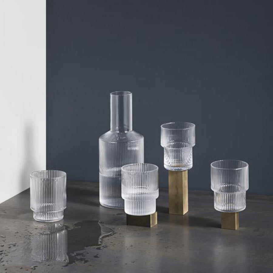 Ferm-Living-carafe-verres-ripple-trasparent-Atelier-Kumo