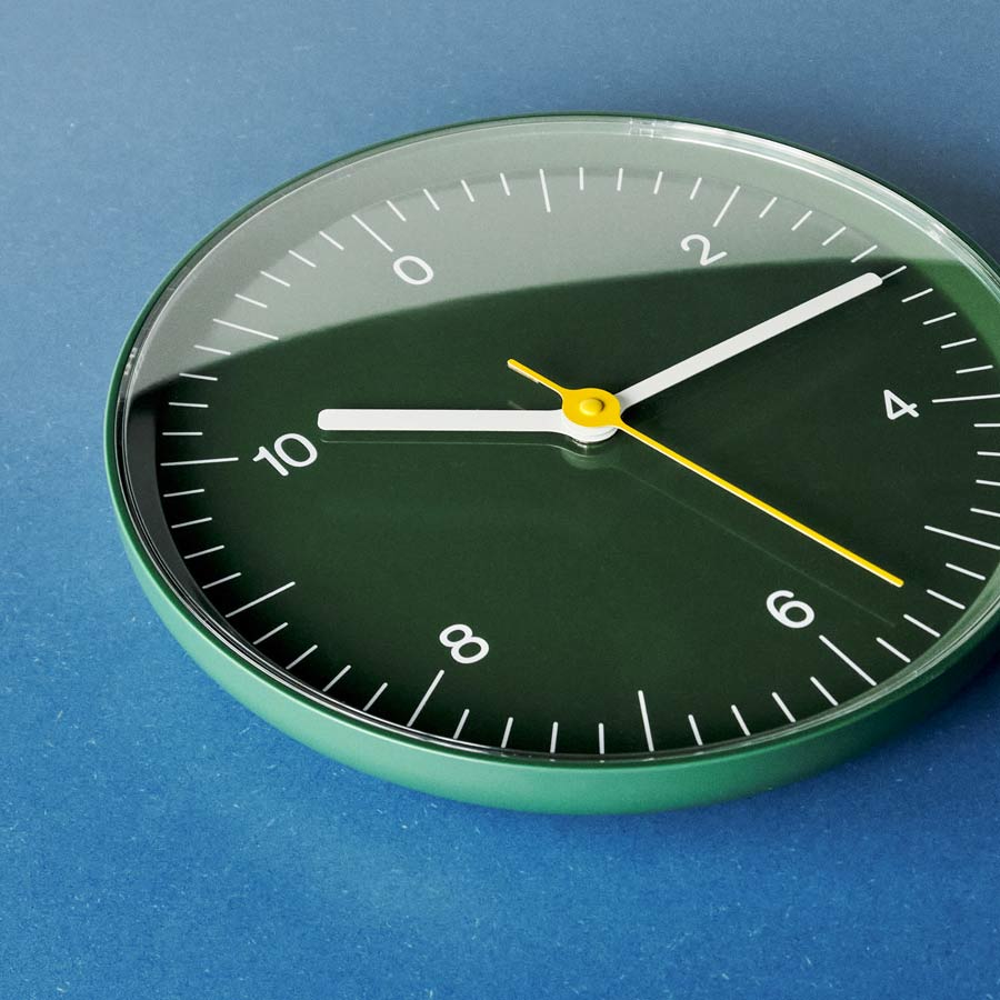 Hay-horloge-verte-ronde-detail-Atelier-Kumo