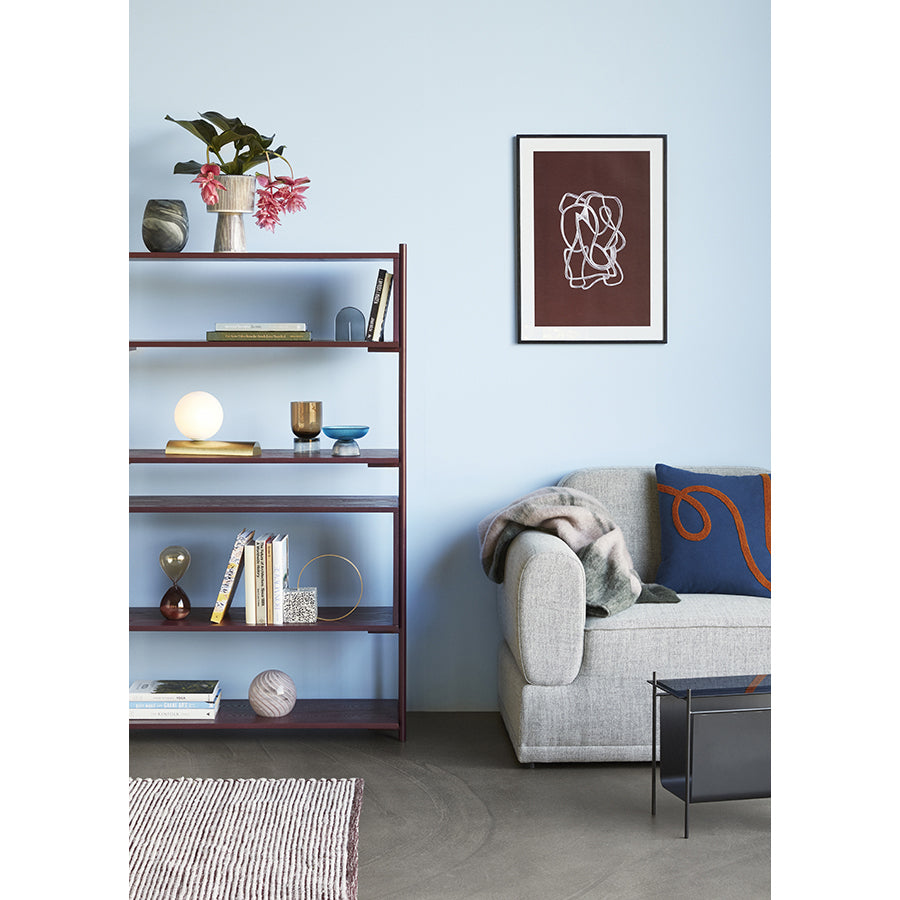 Hubsch-pot-ceramique-blanc-bleu-etagere-interieur-bleu-Atelier-Kumo