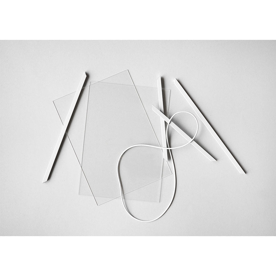 Moebe-cadre-Frame-A4-blanc-plexiglass-element-alluminium-elastique-atelier-kumo