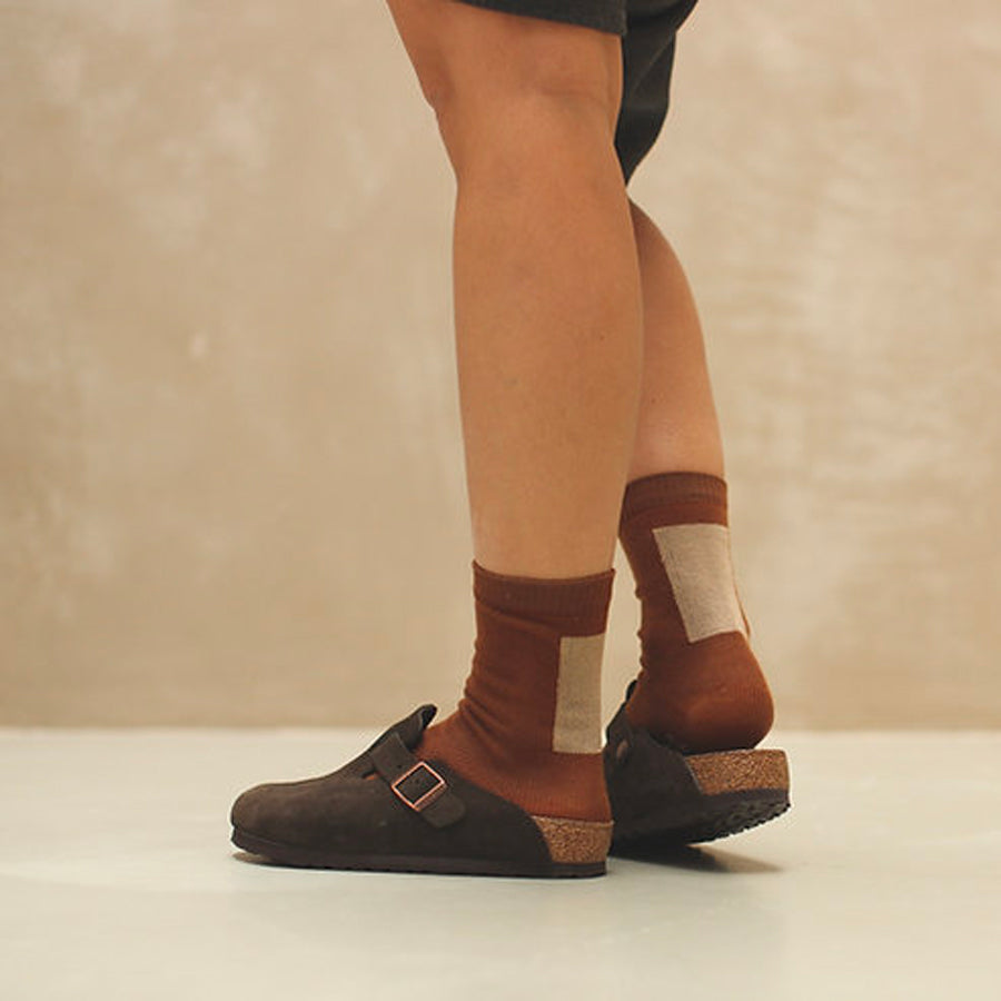 Monk-and-Anna-chaussette-cosy-graphic-oak-femme-Atelier-Kumo