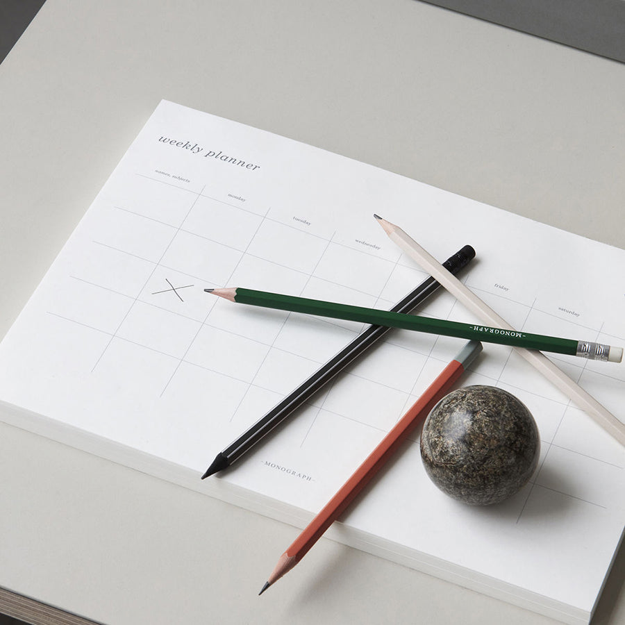 Monograph-bloc-planneur-blanc-stylos-Atelier-Kumo