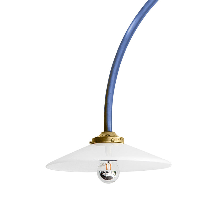 Muller-van-Severen-hanging-lamp-n-2-bleu-détail-Valérie-Objects-Atelier-Kumo