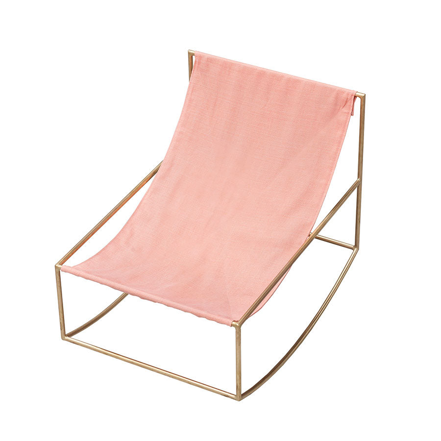 Muller-van-Severen-rocking-chair-structure-laiton-assise-tissu-rose-Valerie-Objects-Atelier-Kumo