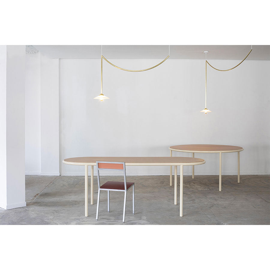 Muller-van-Severen-table-bois-ambiance-structure-ivoire-chene-Valerie-Objects-Atelier-Kumo