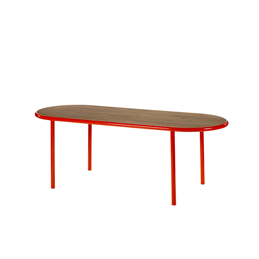 Muller-van-Severen-table-bois-ovale-structure-rouge-noyer-Valerie-Objects-Atelier-Kumo