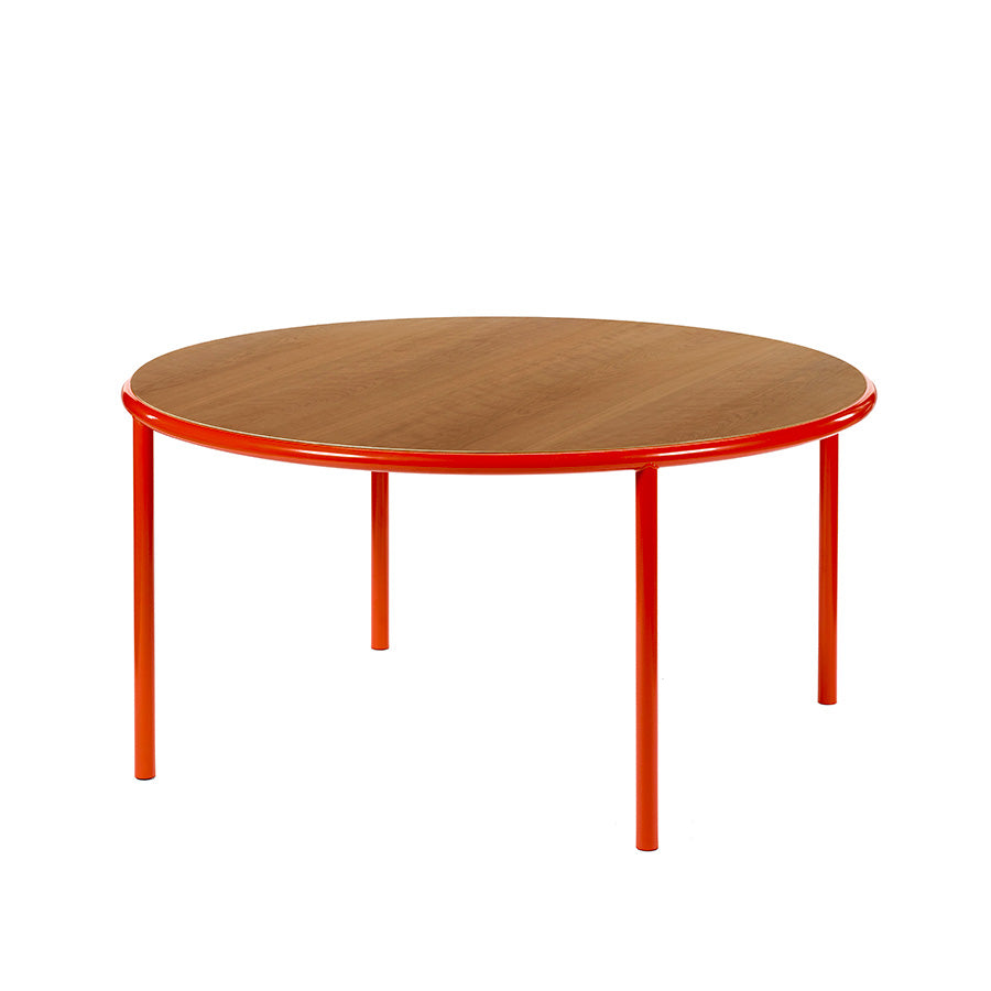 Muller-van-Severen-table-bois-ronde-structure-rouge-cerisier-Valerie-Objects-Atelier-Kumo
