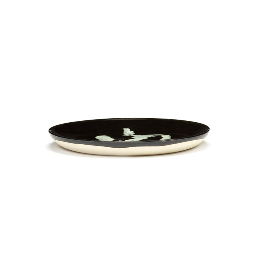 Serax-assiette-plate-noir-poivre-blanc-ottolenghi-atelier-kumo