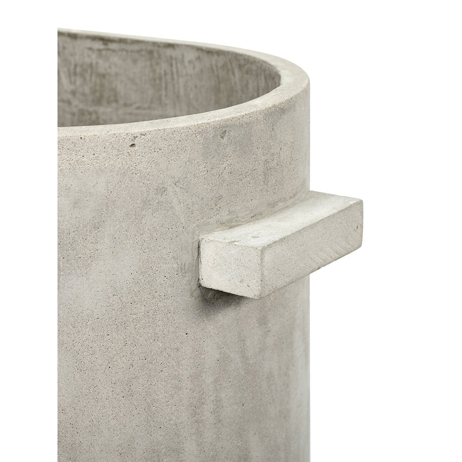 Serax-pot-beton-oval-gm-poignet-Atelier-Kumo