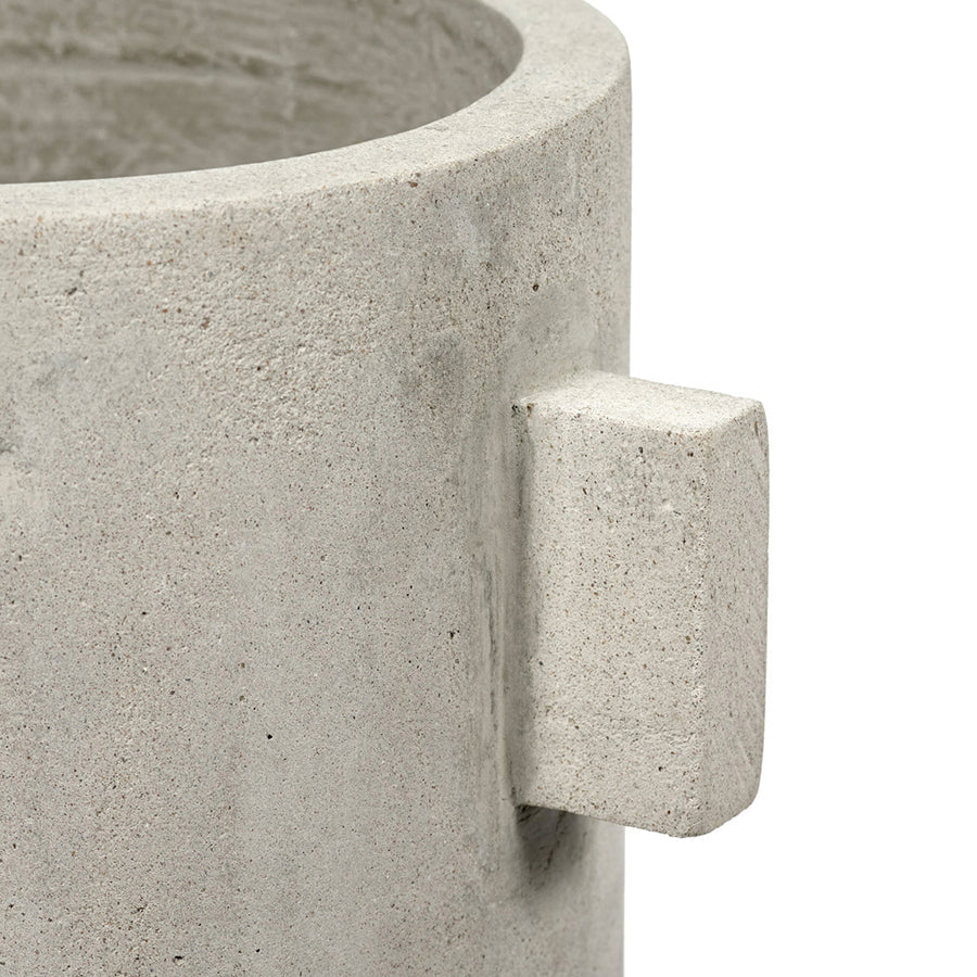 Serax-pot-ovale-beton-S-gris-detail-Atelier-Kumo